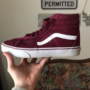 VANS hi-tops! Barely worn -great condition 👍🏼